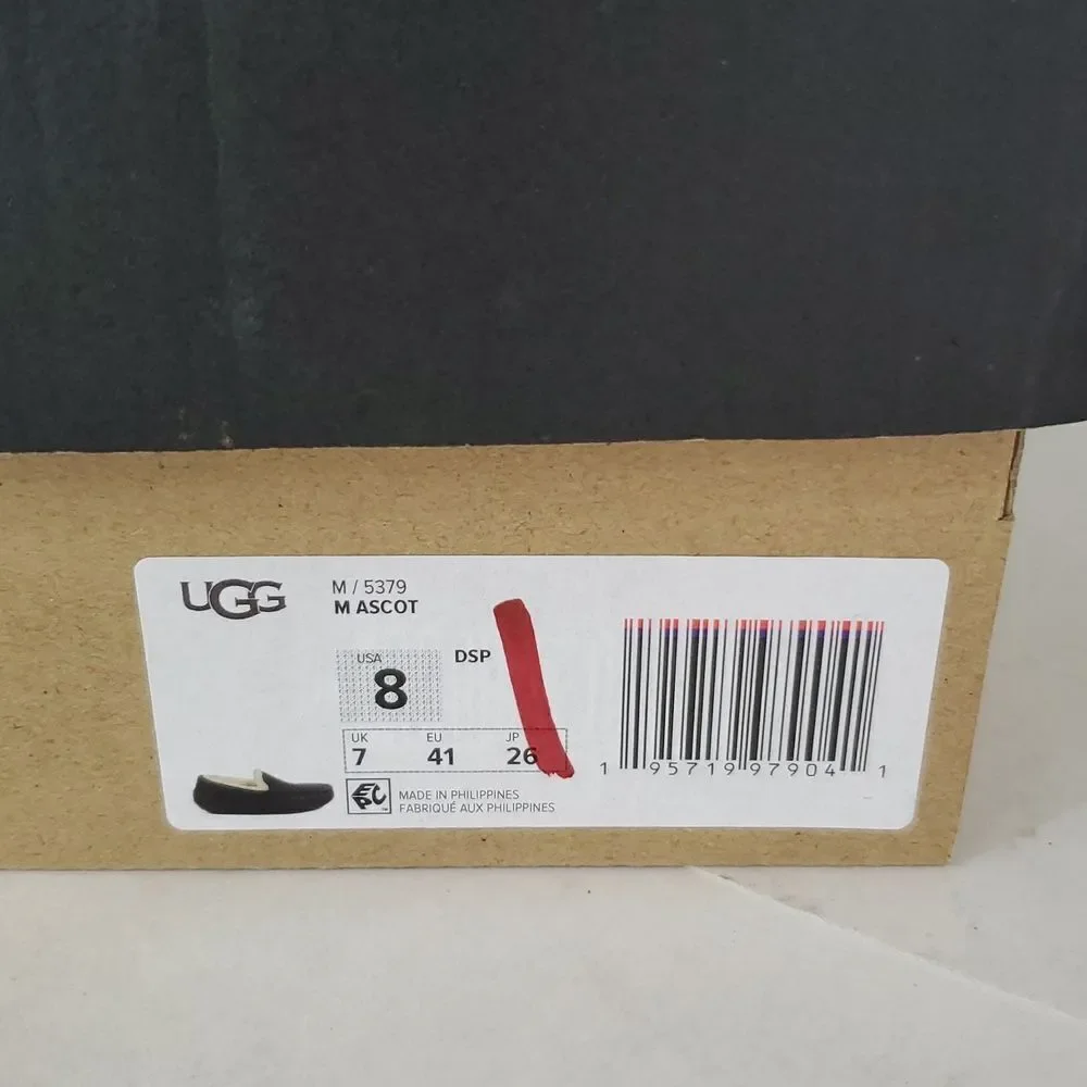 UGG men ascot